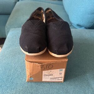 TOMS Classics Black Canvas Slip-On Shoes Men’s Size 10 (With Box)